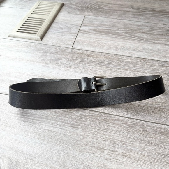 Vintage Black Premium Leather Belt Made in Canada - Picture 6 of 14